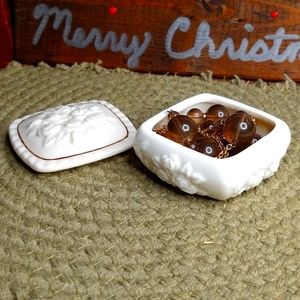 Porcelain jewelry box